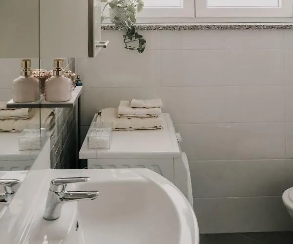 Bacchus 아파트 풀라